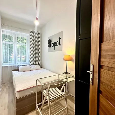 Nw Na Parterze Centrum & Parking Δωμάτια σε οικογενειακή κατοικία Σόποτ